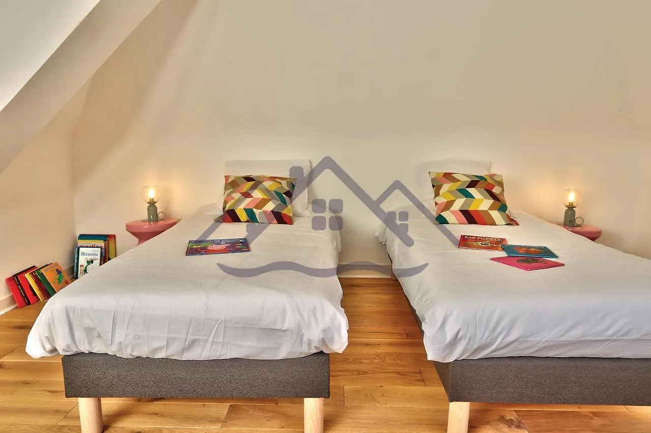 Localise - Maison Familiale Avec Vue Imprenable Sur La Mer Et Tout A Pied Au Guilvinec - Acces Plage Direct - Linge De Lit Inclus - Wifi Inclus 0*,  France